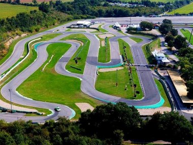 vue de face du circuit saint laurent de mure a lyon