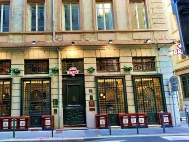 devanture restaurant la mere brazier