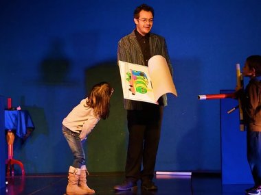 spectacle de magie a domicile pour enfants avec emmanuel gulliver