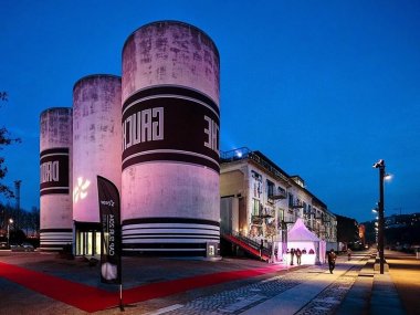 facade silos industriels club le sucre lyon confluence