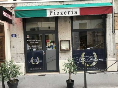 devanture pizzeria stile italiano lyon