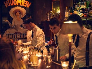 barmaid chevronnes antiquaire lyon