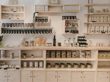 etageres produits cbd interieur boutique the hemp concept lyon 1 rue algerie