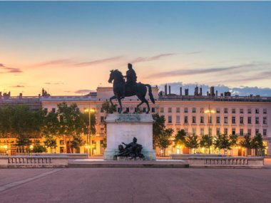 place bellecour au coucher du soleil