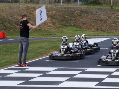 ligne arrive circuit centre loisirs karting evasion bully