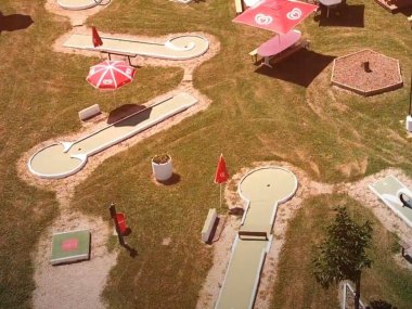 pistes mini golf montmerle sur saone vue du ciel
