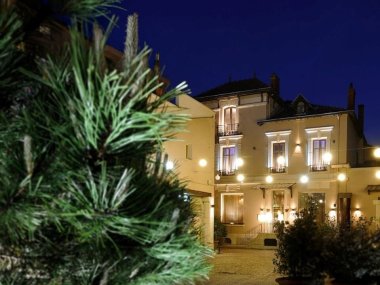 exterieur de nuit bar lounge restaurant victoria hall lyon