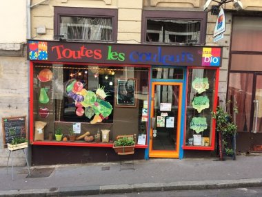 devanture restaurant vegetarien toutes les couleurs lyon
