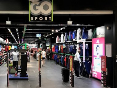entree du magasin go sport la part dieu dans le centre commercial westfield