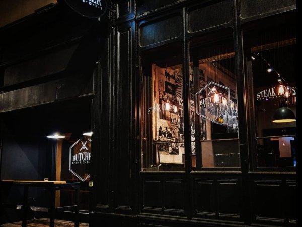 devanture steak house butcher lyon de nuit