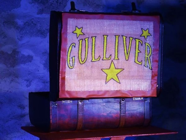 la valise magique du magicien lyonnais emmanuel gulliver