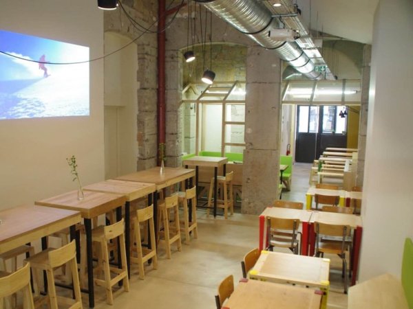 decoration industrielle salle restaurant burger bennie organic lyon