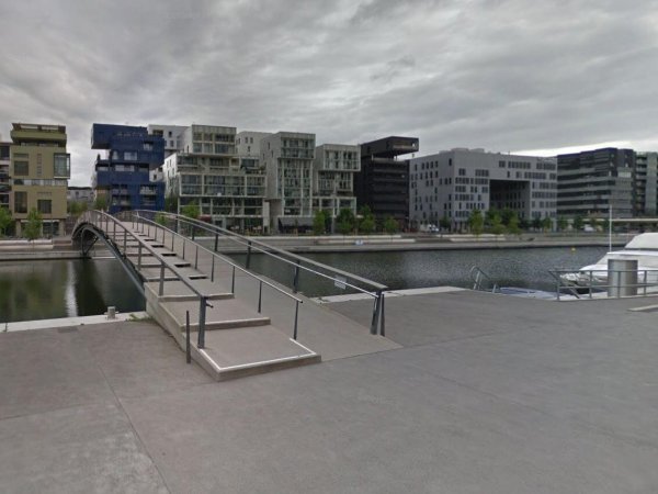 vue immeubles residentiel passerelle pietonne florence arthaud lyon confluence