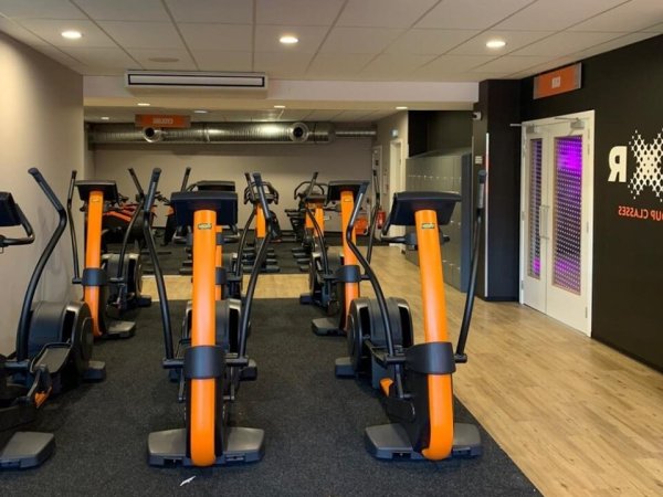 espace velo cardio salle de sport basic fit lyon gerland