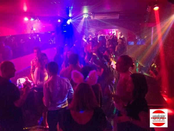 ambiance club karaoke fiesta loca lyon