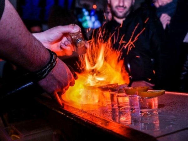 demonstration flambage espit chupitos lyon 1
