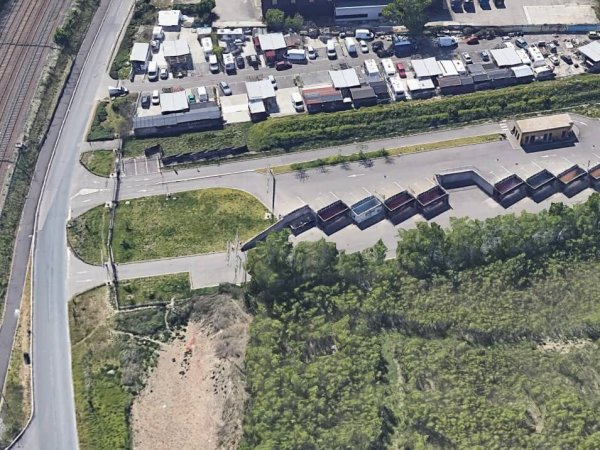 vue aerienne sur les zones de tri de la decheterie de feyzin