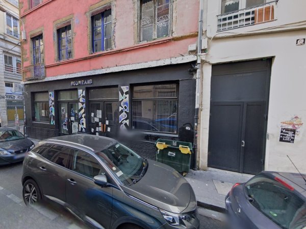 devanture du bar culturel associatif boomrang a lyon
