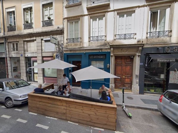 terrasse devanture restaurant gastronomique les apothicaires lyon