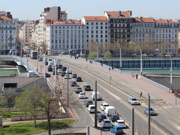 vue pont gallieni depuis quartier perrache lyon