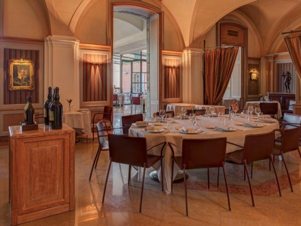 les terrasses de lyon gastronomique table