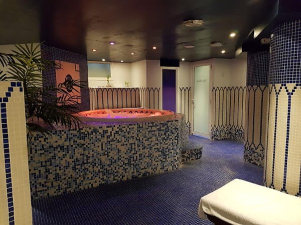 jacuzzi royal spa lyon