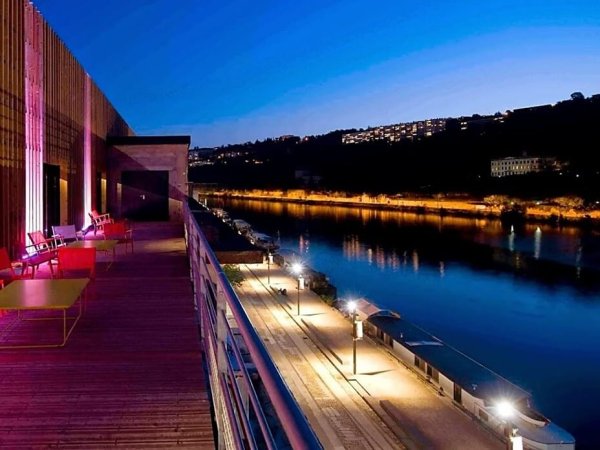 terrasse rooftop illuminee club le sucre lyon confluence