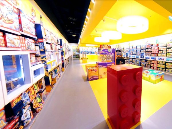 showroom du lego store au centre commercial westfield a lyon