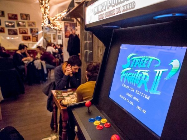 borne arcade street fignter 2 bar a jeux atenium lyon