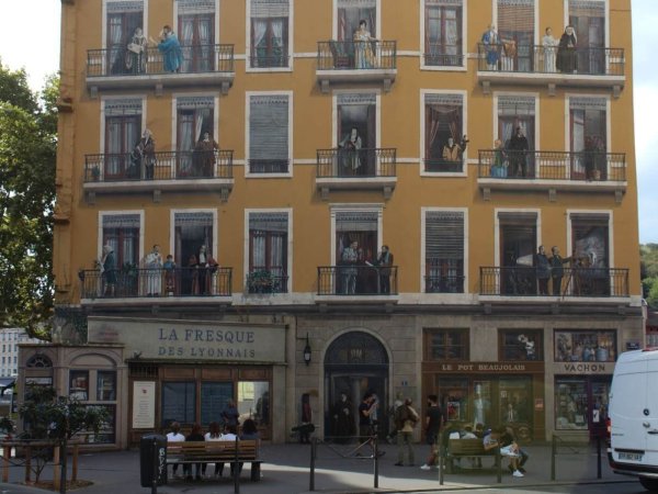 partie basse fresque des lyonnais lyon