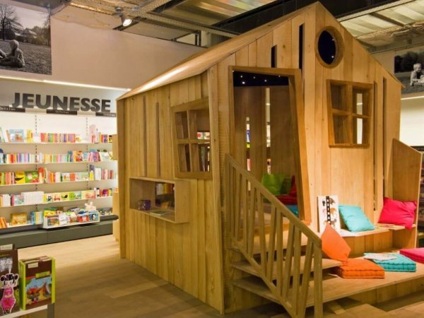 espace jeunesse librairie decitre centre commercial lyon confluence