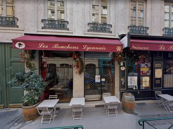 devanture terrasse bouchon lyonnais le poelon d or lyon