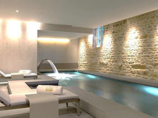 piscine spa chateau de bagnols