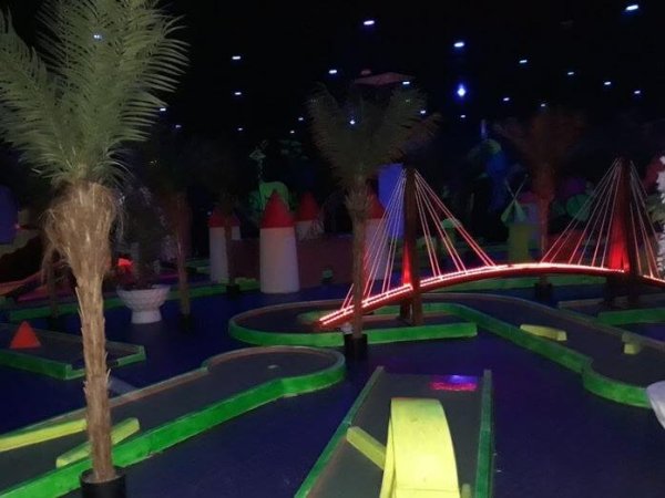 pistes mini golf interieur bowling saint savin