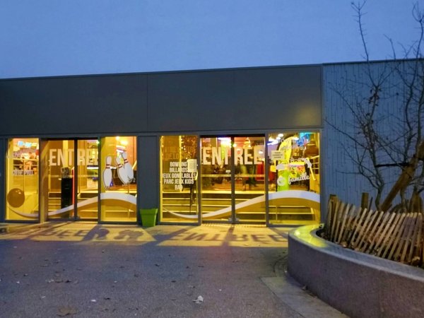 devanture du bowlingstar a lyon