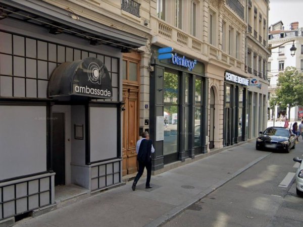 devanture entree discootheque club ambassade lyon 2