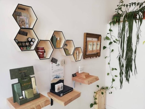 produits naturels en vente dans la boutique feel natural cbd a lyon