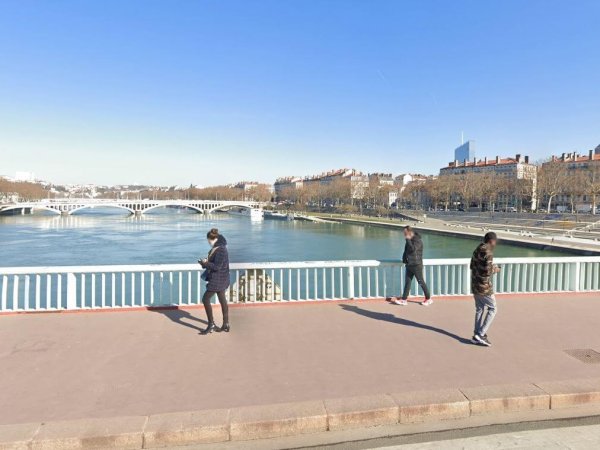 vue sur rhone depuis pont guillotiere lyon