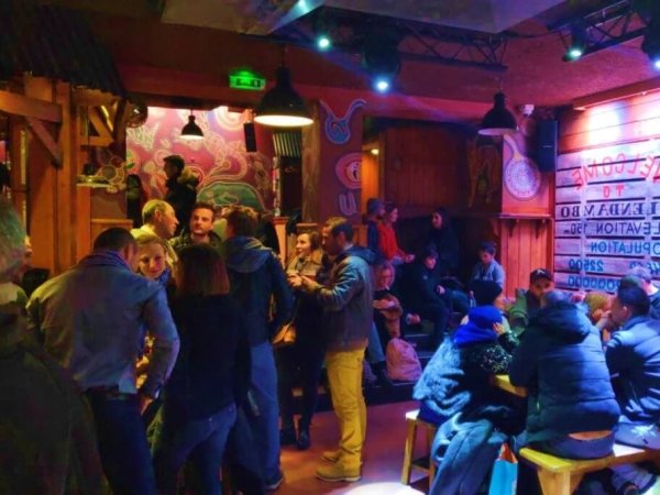 salle bondee bar club ayers rock lyon