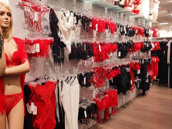 rayon lingerie chez body house a lyon