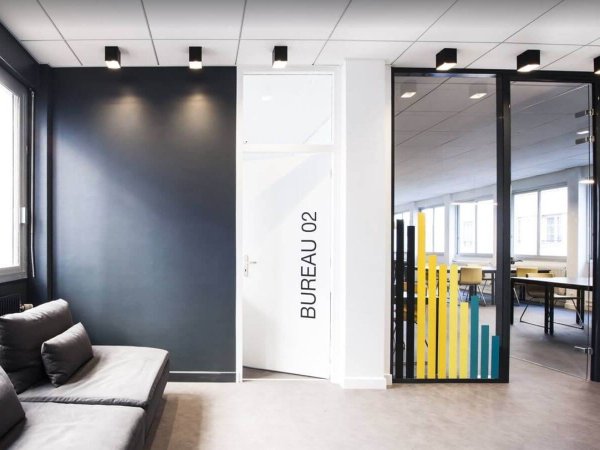 hall accueil canape coworking webup space lyon