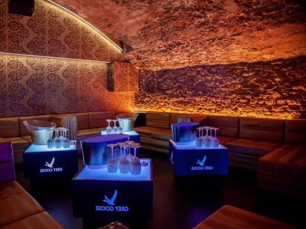 carre vip discotheque rap black and white lyon