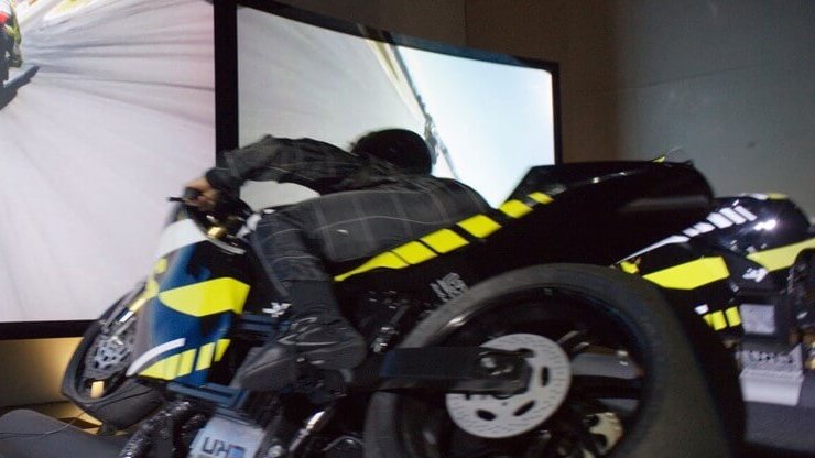 simulateur de motos grand prix dans la salle realite virtuelle i way a lyon