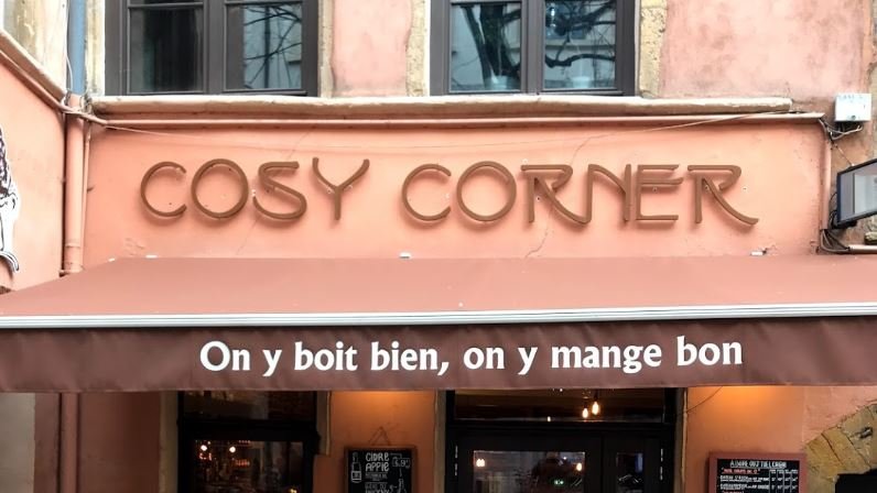 devanture restaurant traditionnel cosy corner vieux lyon