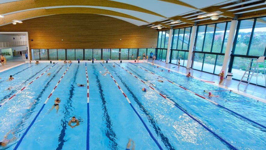 piscine interieure chauffee centre aquatique les vagues meyzyeu