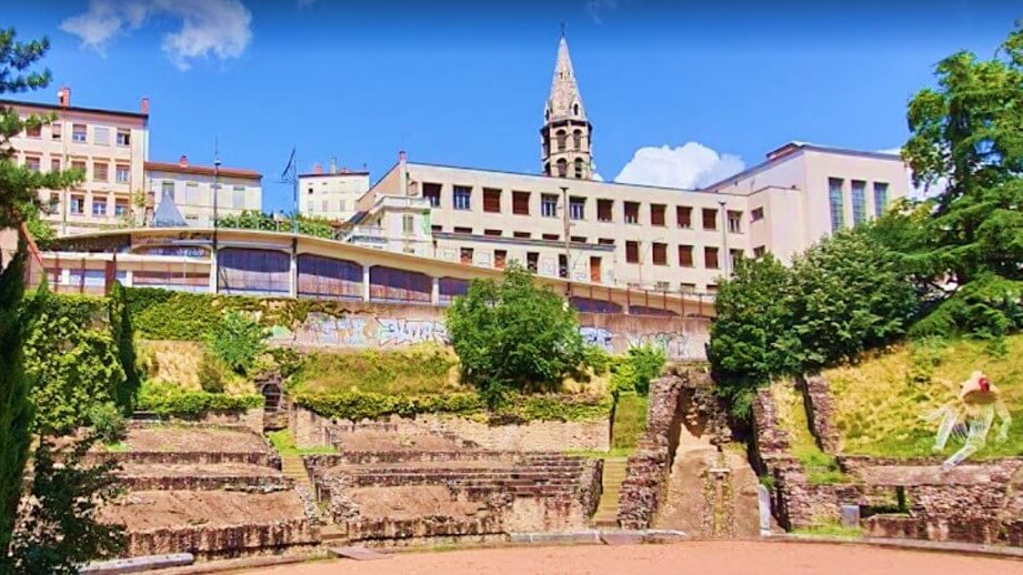 gradins amphitheatre romain des trois gaulles lyon