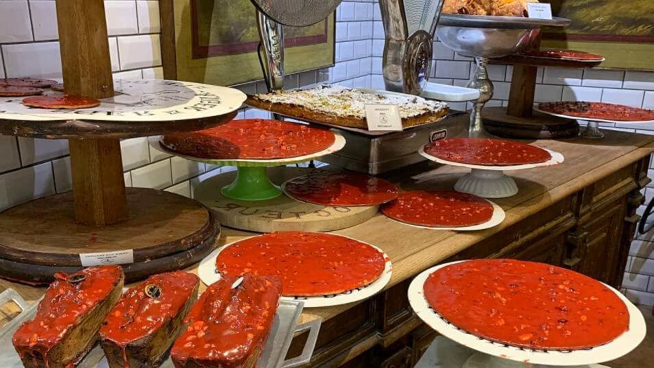tarte cake praline rose boulangerie jocteur halles paul bocuse lyon
