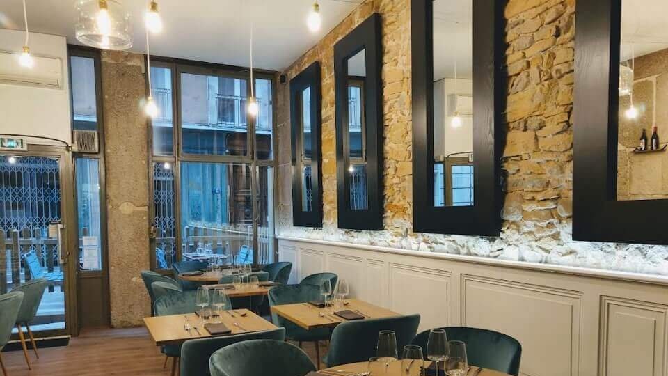 salle pierre apparente restaurant arvine lyon