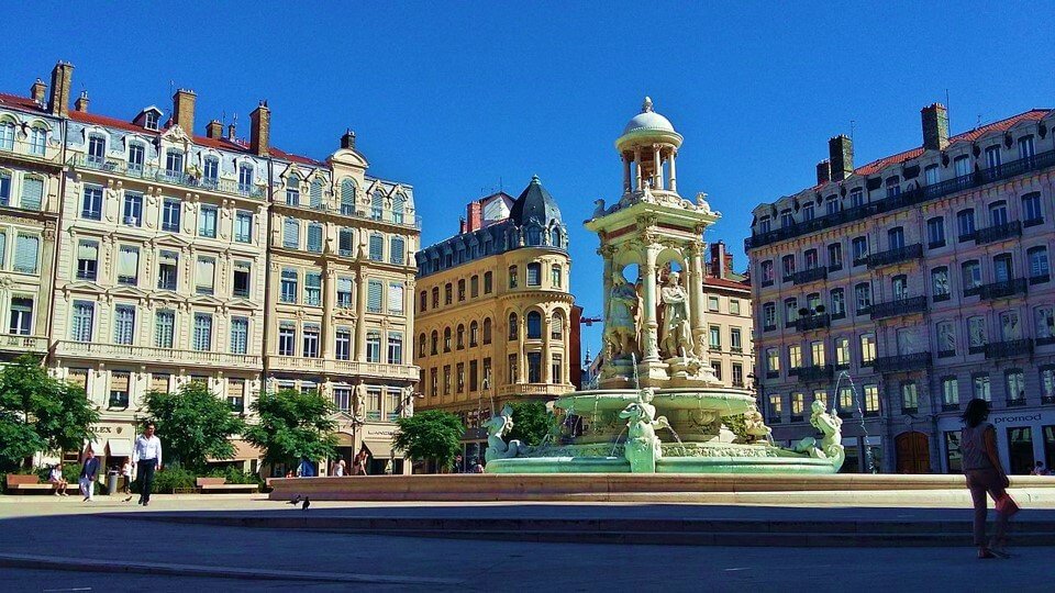 fontaine de la place des jacobons a lyon