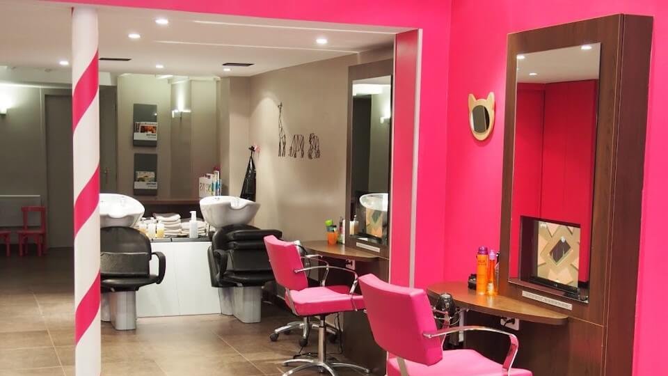 interieur du salon de coiffure pour enfants carre junior a lyon